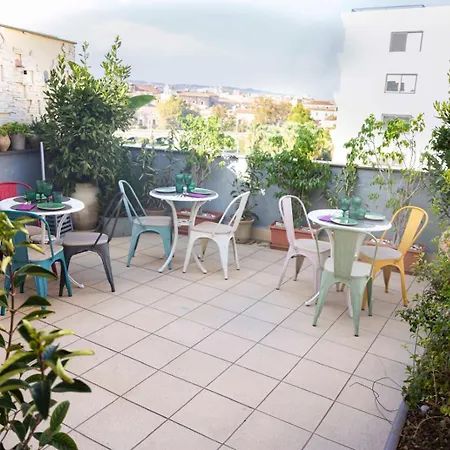 Rooftop53 Bed and breakfast
